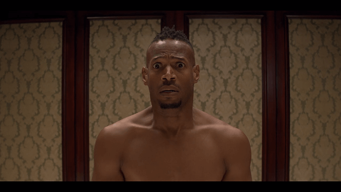 une image extraite du film naked avec marlon wayans